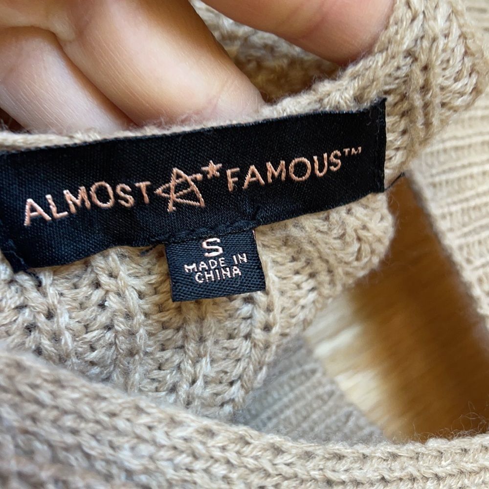 Neutral Knit Sweater w/Keyhole Back - Picture 7 of 9